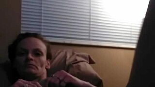 redhead solo toys herself in masturbation session 😏