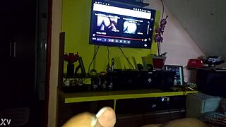 i enjoy punheteiros with big cocks and small tits