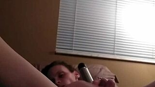 redhead solo toys herself in masturbation session 😏