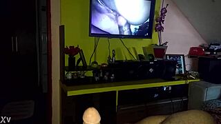 i enjoy punheteiros with big cocks and small tits