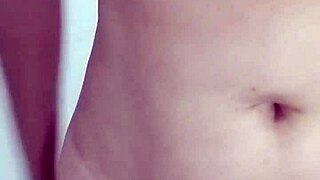 Annie potěšuje na OnlyFans videohovoru