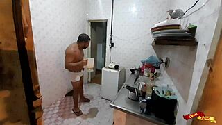fudendo na cozinha com minha enteada - anal teen