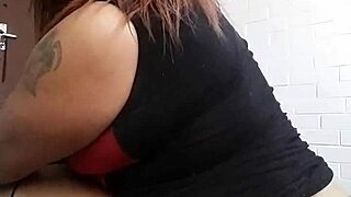 Maymilf, a mature latina amateur, enjoys solo time