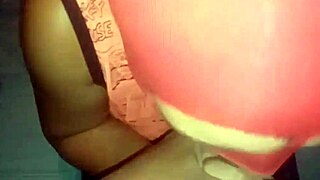 Colombian Gives Rich Blowjob Homemade