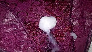 Me Masturbé Con El Calzón Usado Guindo De Encaje De Mi Mejor Amiga