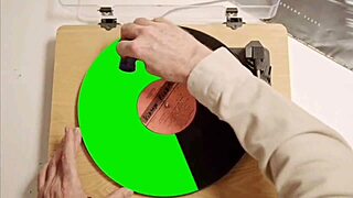 Colombian Gives Rich Blowjob Homemade