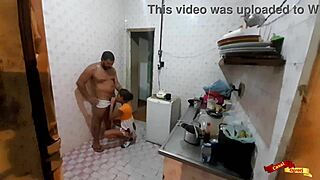 fudendo na cozinha com minha enteada - anal teen