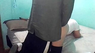 cogemos de perrito en cama de dos plazas