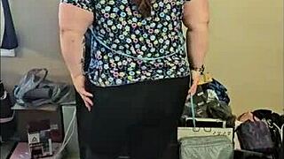 BBW Dances to Milkshake