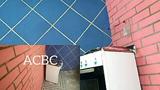 foda na cozinha acaba em gozadinha na bunda - anal teen 18+ - nicoli fox