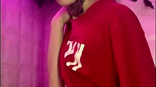 Hot Teen 18+ Enjoys Shower Blowjob And Doggystyle Cumshot