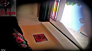 היי, מה מתחת לחצאית ב-1080p מדהים?