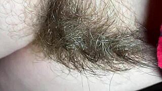 见过这样的毛茸茸阴部特写吗？大丛林崇拜！