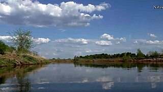 Natasha poserer i privat striptease med store patter