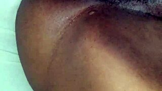 Arrombado a buceta da esposa puta safada e gostosa com um pênis gigante ela tá doida pra sentir outras picar nessa xereca grande!