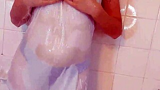 LATINA STEPSISTER SHOWER COMPILATION