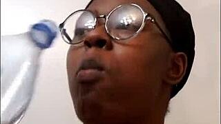 Ebony milf slut, what kinky solo masturbation do you do in Q 10?