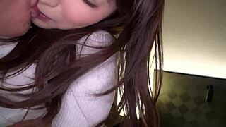 カフェナンパ 02 スタイル抜群エロおっぱい美女クレアさん 『ダメ・・・ダメだって・・』クレアのま こはびしょ濡れだ。お尻とま こを舐められる度に聞こえるエロい喘ぎ声 https bit ly 3x3pfmd