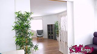 Valeria Fuentes fucks old man Don Jorge nicely