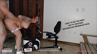 safada fitness tomando rola do bombado