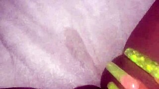 Rose vibratörümle siyah kıvrımlarımı oynuyorum, takıntılıyım ebony hatun.