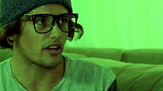 Masseuse spits cum on tit, damn hot!