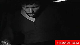 Teen amateur gets detailed fucking from partner