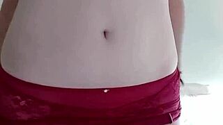 18yo teen uses vibrator for orgasm