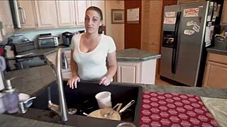 Seducting Ex Stepmom Melanie Hicks With Handjob And Deepthroat
