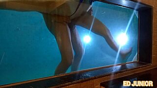 Essa morena dá gostoso até debaixo da água 😍