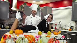 dostávam olejnatý anál na jedálenskom stole s kuchárom nickom