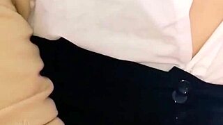 エロ女子大生がマンコ出して中出しねだる