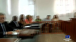 ces belles salopes se font baiser devant le juge au tribunal