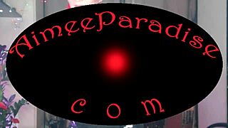 Cougar Matang Ceria Main Dengan Mainan Dalam Show Webcam