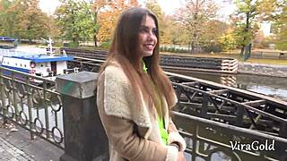 Vau, mlada Ukrajinka Elle Rose daje ubitačnu pušku s Virom Gold!