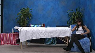 Private Massagist Offers Relaxing Sessions