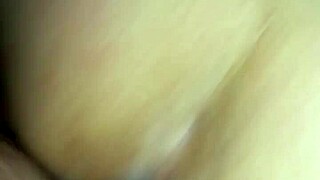 metiendole la verga a la puta de mi esposa