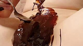 hey, check out this japanese gay dude cooking a chocolate banana! 🍌