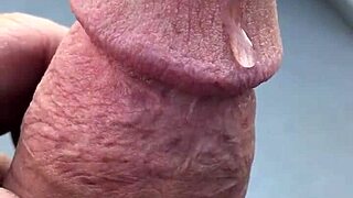 Slobberpuss hot day with mature tits exposed.