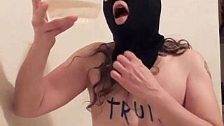 야, 이 프렌치 걸이 굴욕과 오줌 어떻게 다루는지 보고 싶어?