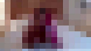 hun drar med kjønnskorg for ydmykelse og orgasme kontroll