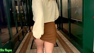 I'm looking for a place to give the famous blowjob to teen 18+ guys