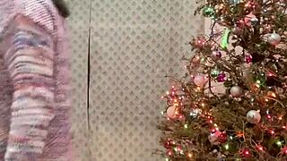 แอนนา มารีอา เฉลิมฉลองคริสต์มาสในแคริบเบียนด้วยเสน่ห์สาวลาตินแก่