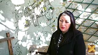 Yvanna, une brunette très coquine