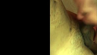 MILF Gives BJ with Facial