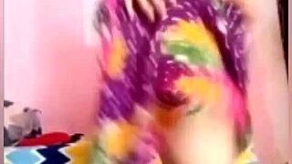 i can't stop staring at this very sexy indian babe