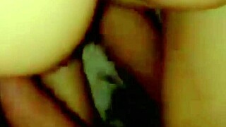 mi amiga colegiala se desnuda y me tienta pa follarle ese culito cremoso