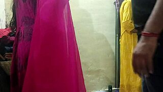 इंडियन ब्यूटी हिंदी रोलप्ले थ्रीसम में रैंच पर इंटेंस एक्शन