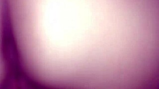 Irmãzinha cadela rebolando e abrindo buceta pro irmão pauzudo 😈