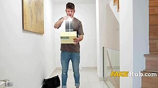 Plášť neviditeľnosti skrýva krivkovú šukaciu gymnastiku